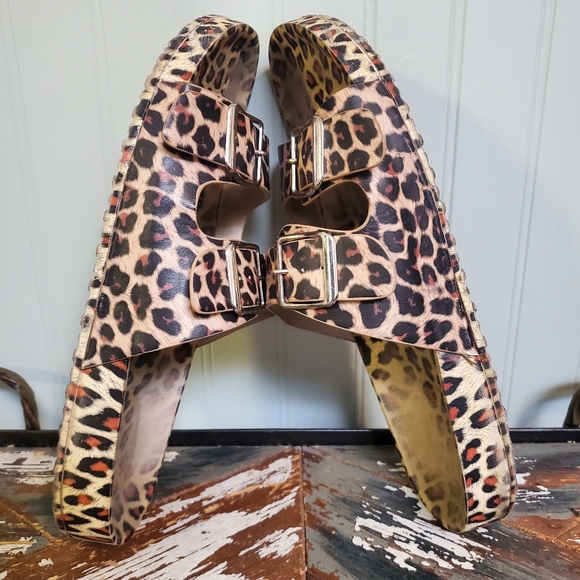 Steve Madden Teddy T Sandals Leopard Print - Picture 11 of 11